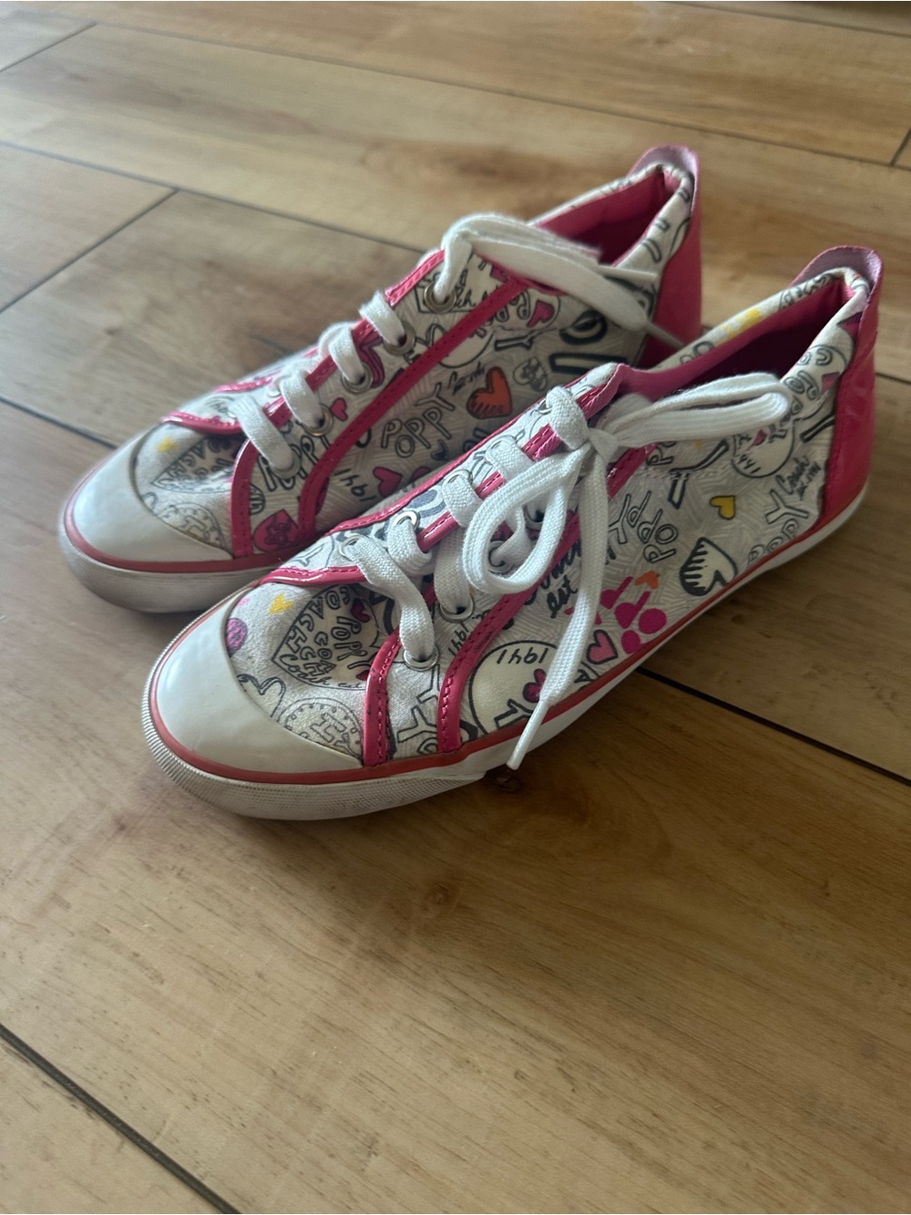 Coach White Canvas Sneakers with Pink Trim and Multicolor Doodle Print - Picture 4 of 4